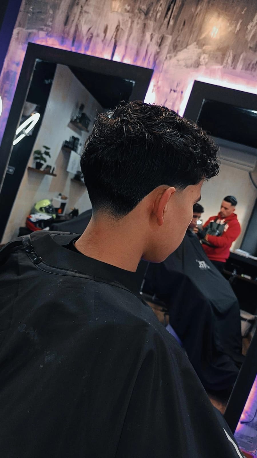 Corte rizado perfilado, Barbería Nieto Illescas